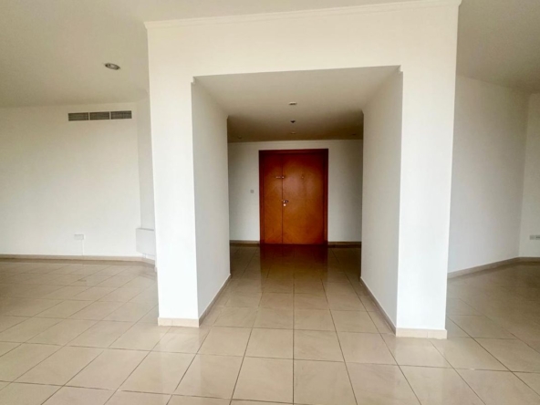 Prime Location | 2BHK+Maid's Room | Close to Metro – UAEMR-5947