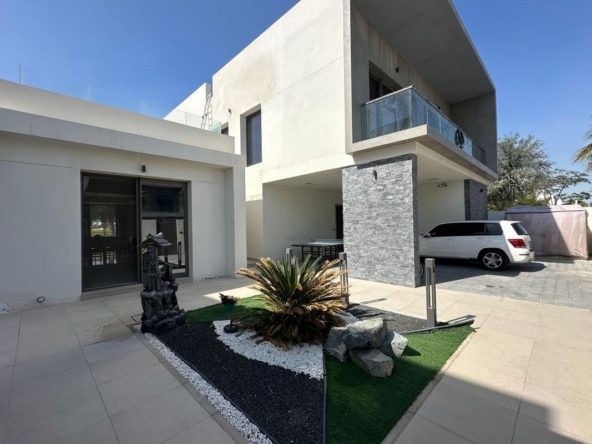 Corner|Single Row|Golf Course Front|Lake Views – UAEMCR-3754