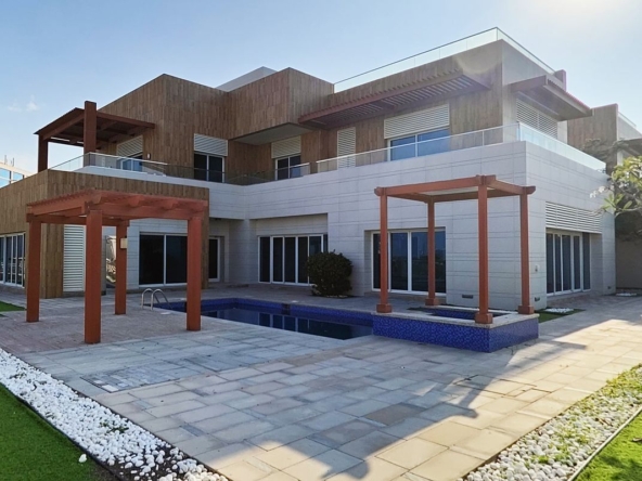 Sea View| 6BR Corner| Ready To Move| Large Garden – UAEMCSP-18006