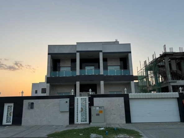 Single Row 5BR with Elevator| Majlis| Huge Layout – UAEMCS-12442