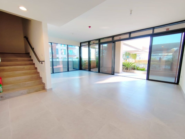 Corner 3-Bedroom TH | Spacious Layout | Pool View – UAEMCSP-17067