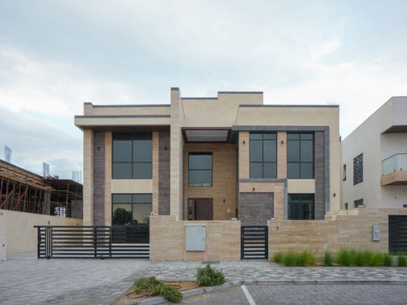 Single Row | 6 Bedroom Villa | Full Canal View – UAEMCSP-17289