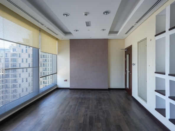 Vibrant Business Hub|Meticulously Designed Office – UAEMCSP-17402