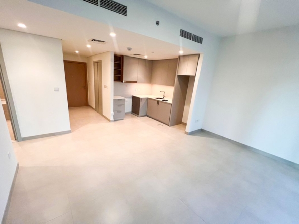 Modern Design | Prime Location | Waterfront Living – UAEMRP-4195
