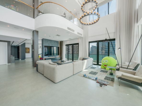 4 Bed Penthouse with Maids | Private Pool – UAEMRP-4222