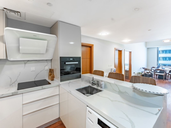 Upgraded Unit | Furnished | Vacant | Mid floor – UAEMS-24049