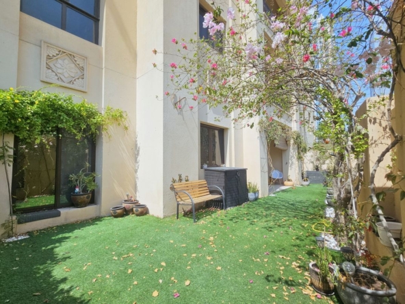 Burj Views | Open Dining Room | Private Garden – UAEMS-25257