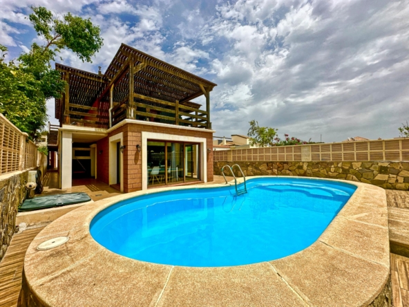 Beach Villa for Sale in Almería – 50m from Sea with Pool & Airbnb Income – D46133