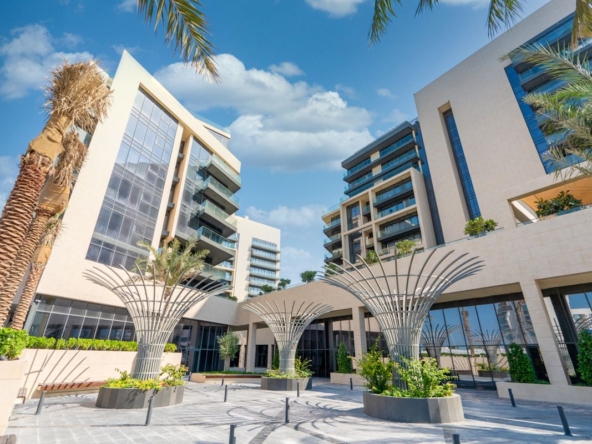 High Floor | 2BR+Maids | Vacant | Partial Sea View – UAEMCS-12963