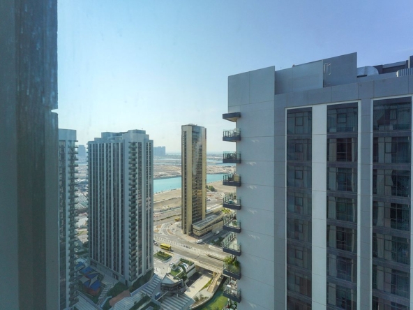 High Floor 3BR+M | Partial Canal View | Balcony – UAEMCS-12987