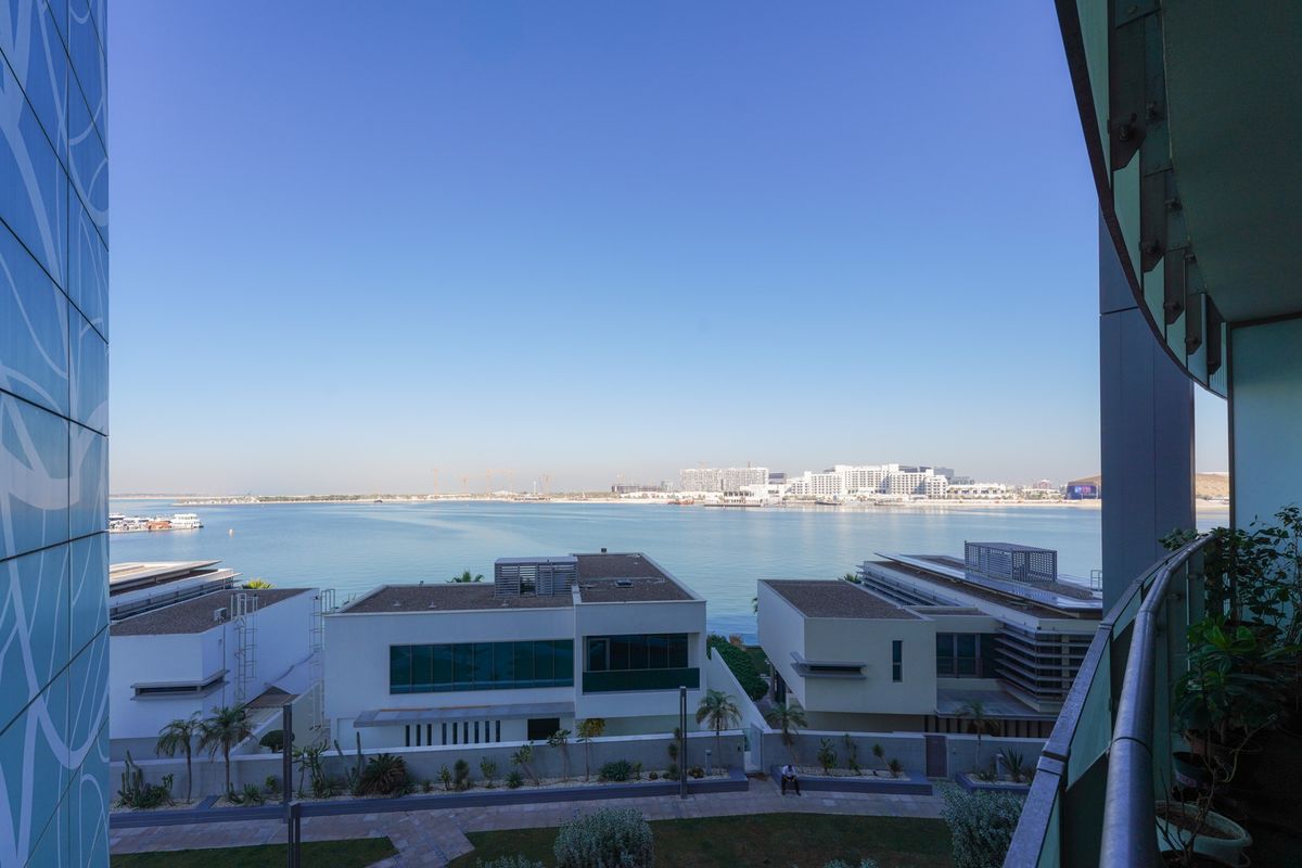 Sea View | Vacant 3BR+M Apartment | Beach Access – UAEMCSP-18403
