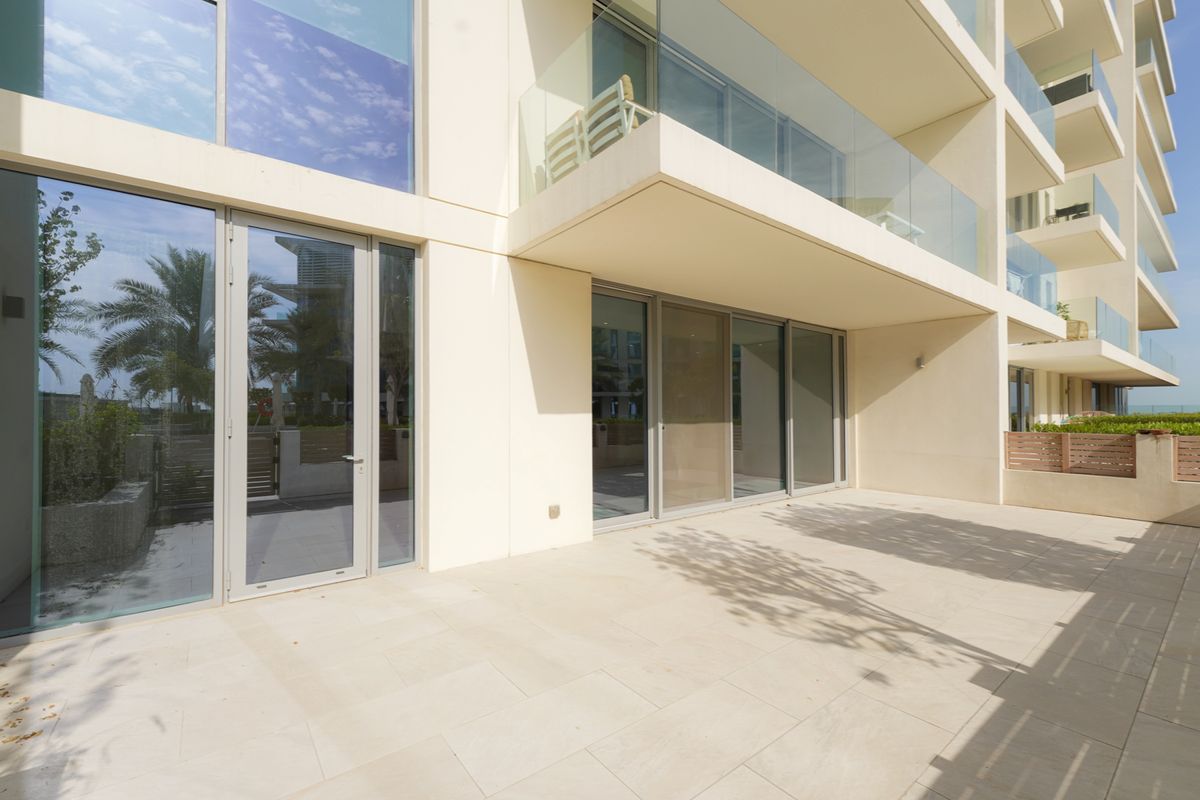 Huge Terrace| 1 Bedroom| Direct Access To The Pool – UAEMCSP-18509