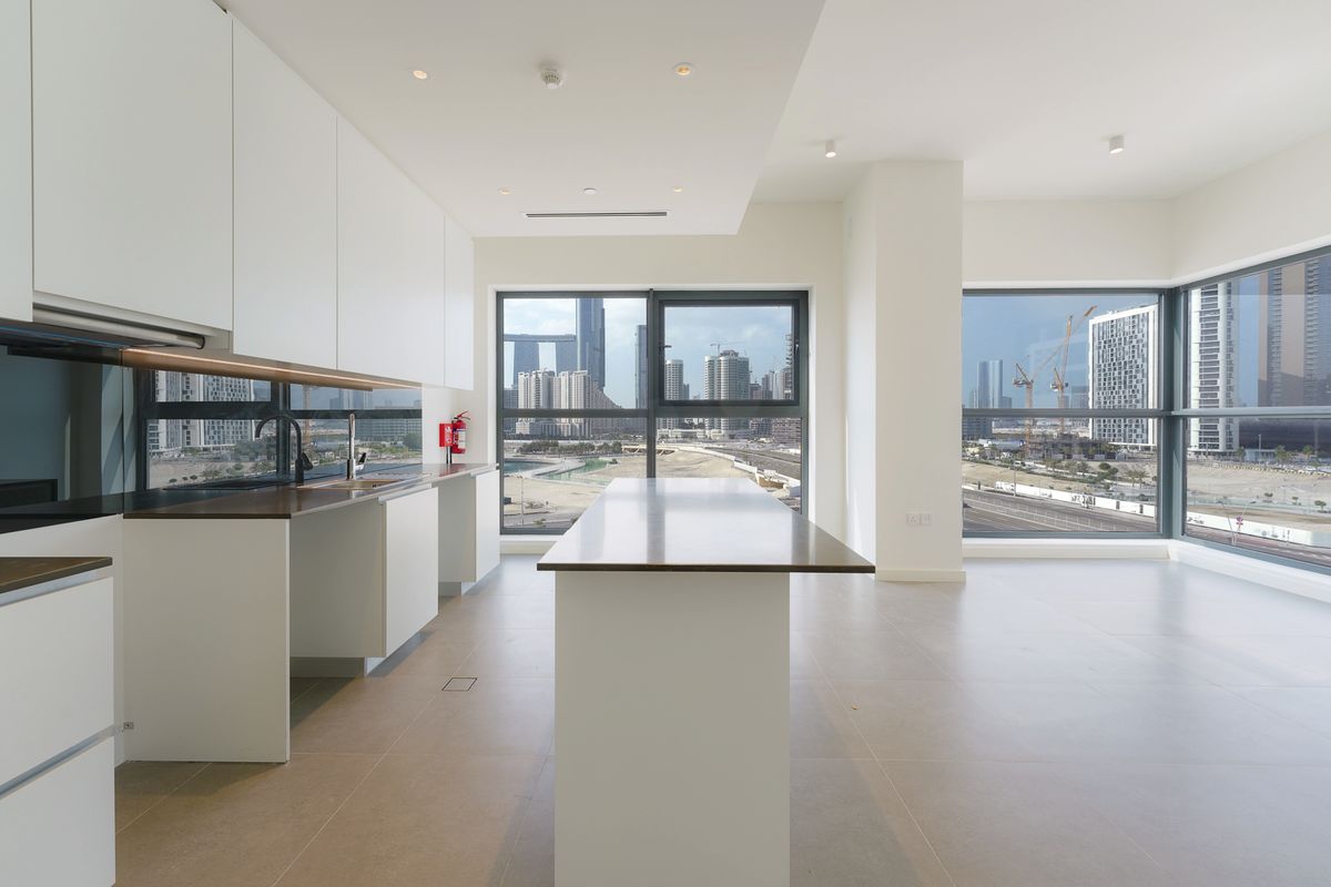 Skyscraper View | Corner 1 Bedroom | Mid Floor – UAEMCSP-18585
