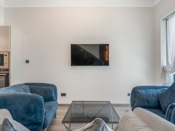 Furnished | Prime Location | Spacious Layout – UAEMS-26389