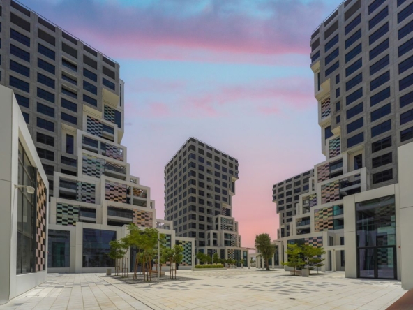 Fully Furnished 1BR| Great Amenities| High Floor – UAEMCRP-3629