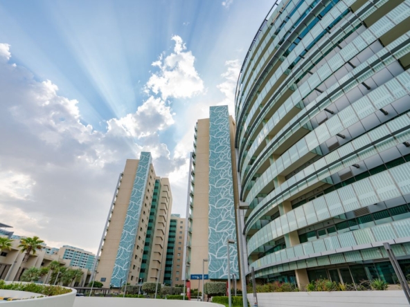 High Floor 4BR | Full Sea View | Great Amenities – UAEMCSP-19909
