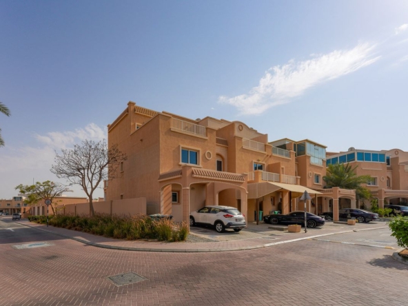 End 5BR+M with Private Pool | Close To Park – UAEMCSP-20070