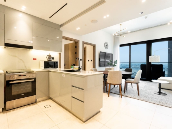 Fully Furnished | Spacious | Prime Location – UAEMRP-4574