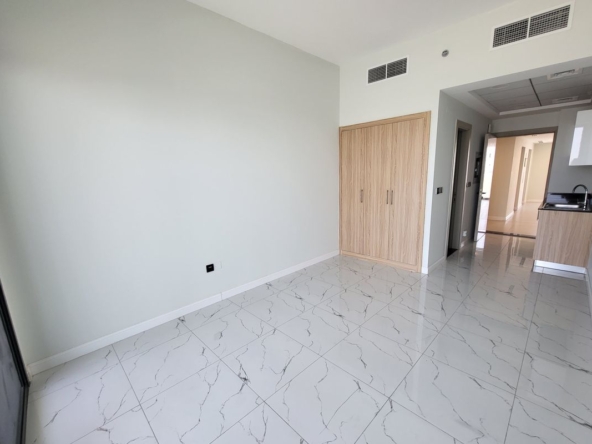 Spacious Studio | Brand New | Vacant – UAEMRP-4576