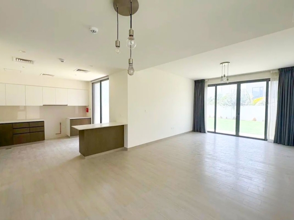 Single Row | Golf Views | Prime Location – UAEMS-26940