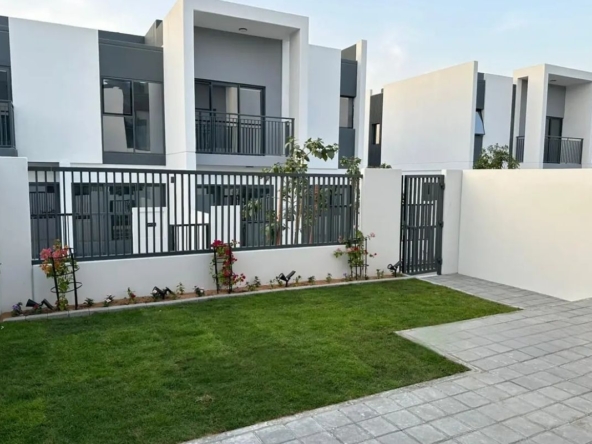 Back To Back | Tenanted No Notice | Prime Location – UAEMS-27355