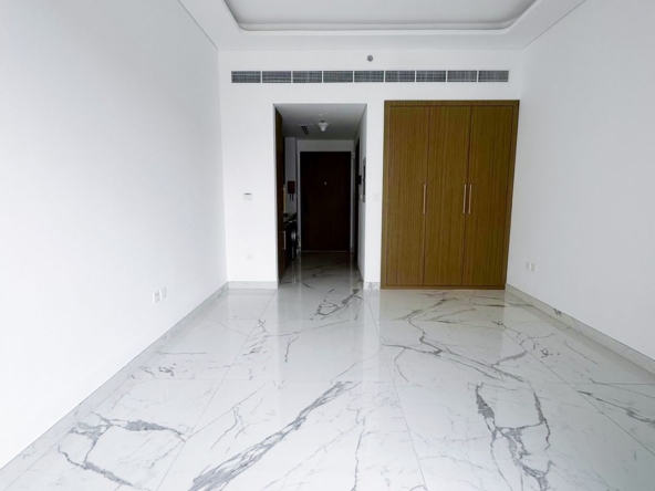 Prime Location | Vacant | Brand New – UAER-96162